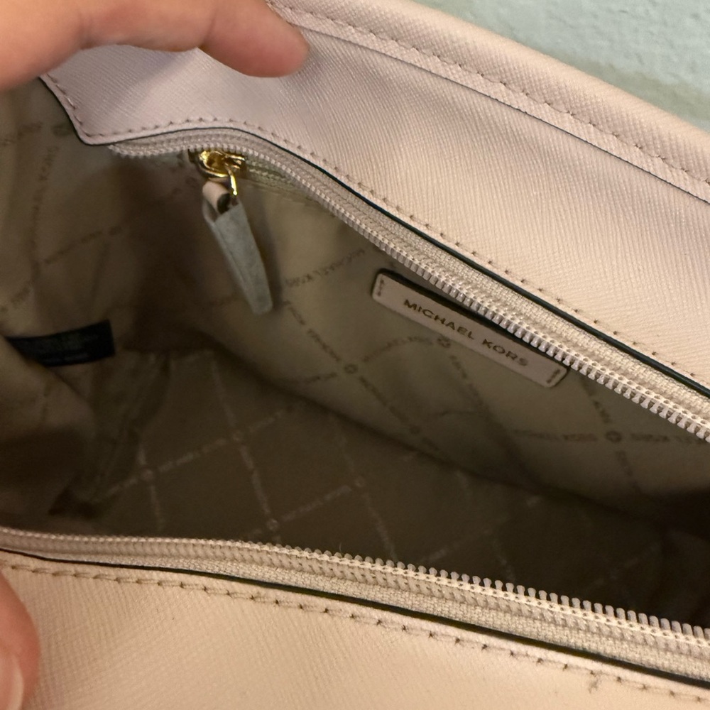 Michael Kors Jet Set Travel Extra-Small Logo Top-Zip Tote Bag - Picture 5 of 10
